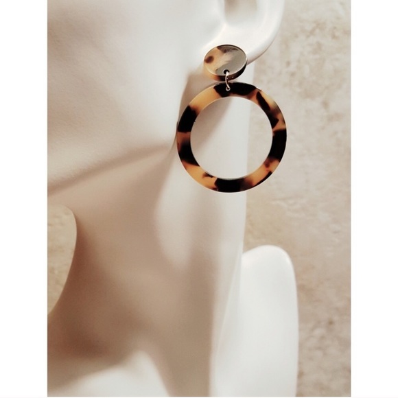 Geometric Pendant Drop Earrings - Picture 3 of 6